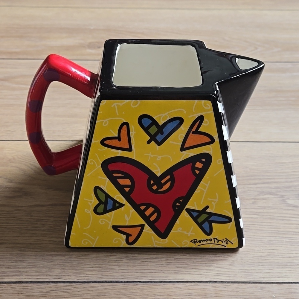 Romero Britto Ceramic Heart Teapot 48 oz Retired